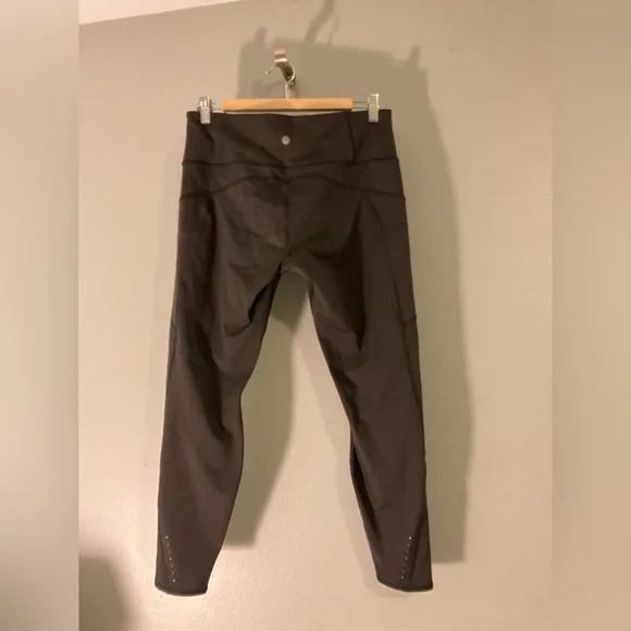 Women’s athleta leggings! - Picture 2 of 11